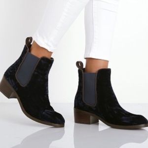 Coconuts By Matisse Blue Velvet booties